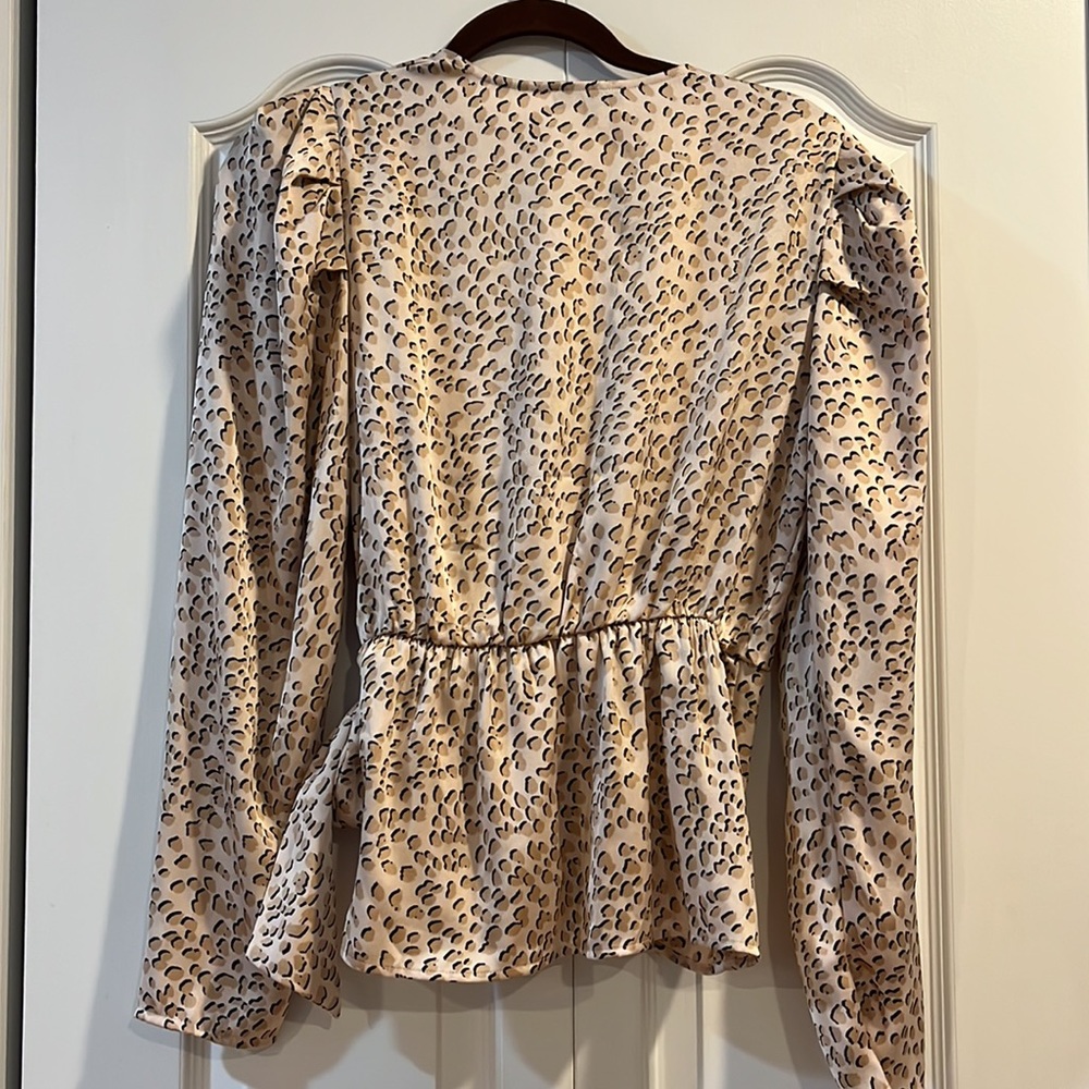 Express Wrap Blouse - Picture 4 of 5